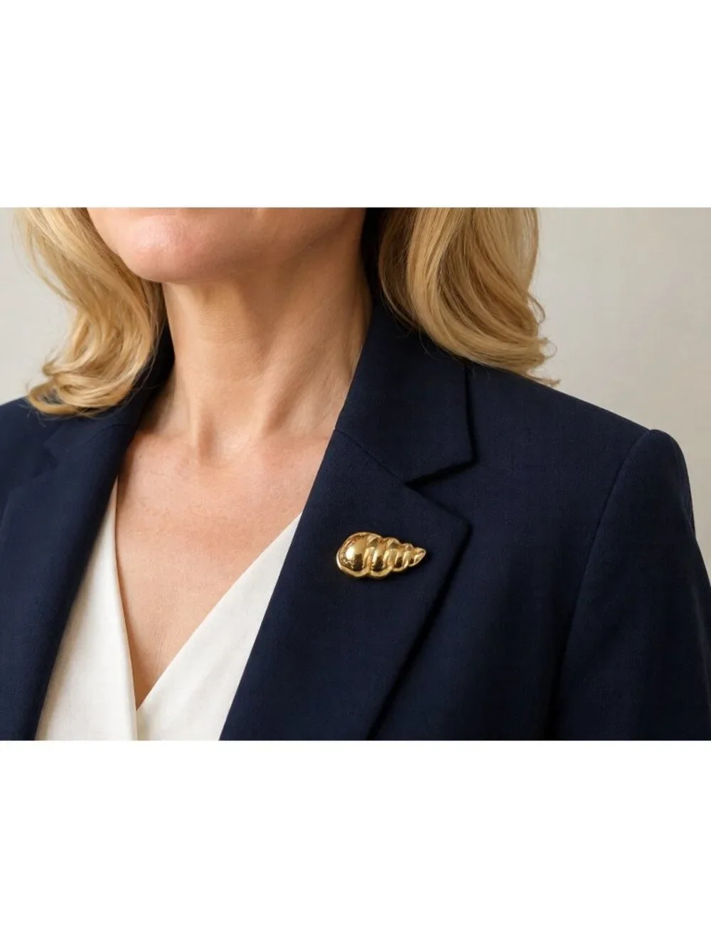 Vintage Sarah Coventry Gold Tone Seashell Brooch Pin Nautical Coastal Jewelry